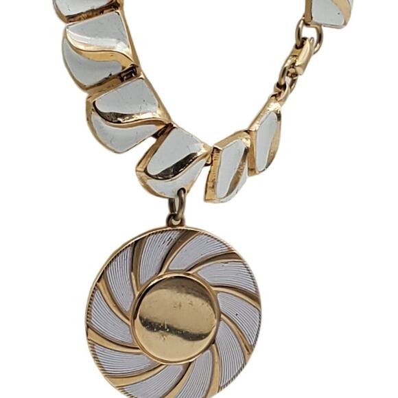 Coro White Enamel Bracelet Large Charm Gold Tone Chunky Link Vintage 1960s 70s - Picture 6 of 8